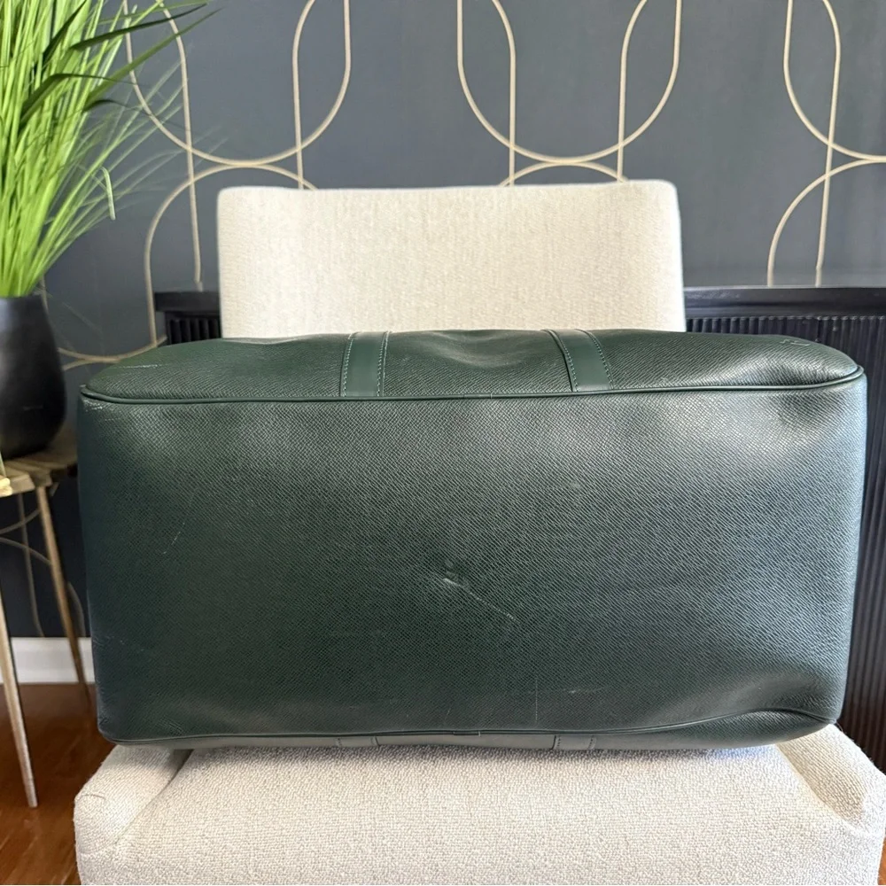 Authentic LOUIS VUITTON Taiga Kendall PM Episea green leather travel bag unisex